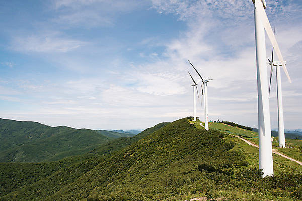 포토 JPG 하늘 산 한국 사람없음 풍력에너지 강원도 태백 매봉산 국내포토 아시아 그린에너지 파일형식