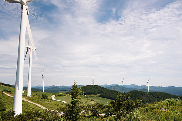 포토 JPG 하늘 산 한국 풍경 사람없음 풍력에너지 강원도 태백 매봉산 국내포토 아시아 그린에너지 파일형식