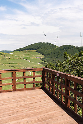 포토 JPG 하늘 한국 풍경 사람없음 풍력에너지 강원도 전망대 배추밭 태백 고랭지 매봉산 국내포토 아시아 밭 농업 산 그린에너지 파일형식