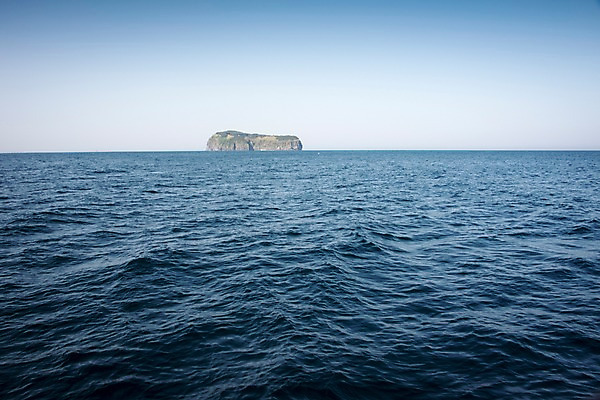 포토 JPG 주간 바다 섬 한국 풍경 사람없음 야외 울릉도 동해 국내포토 자연요소 아시아 경상북도 파일형식