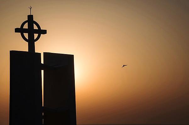 포토 JPG 주간 십자가 한국 풍경 사람없음 야외 성당 노을 천주교 울릉도 국내포토 자연요소 아시아 종교 섬 종교건축 경상북도 파일형식