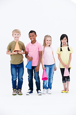 포토 JPG 스튜디오촬영 전신 서양인 여자 남자 어린이라이프 어린이 흑인 실내 서기 웃음 들기 동양인 소녀 소년 여러명 앞모습 친구 글로벌 확성기 어린이만 국내포토 외국인 라이프스타일 뷰포인트 다수 관계 모션 표정 사람 인종 내부 파일형식