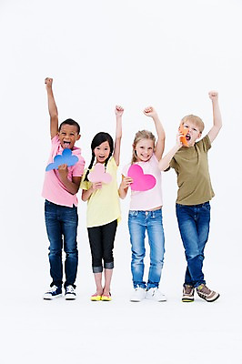 포토 JPG 스튜디오촬영 전신 서양인 여자 남자 어린이라이프 별 어린이 흑인 실내 서기 웃음 들기 동양인 소녀 소년 여러명 앞모습 친구 글로벌 기쁨 하트 클로버 구름모양 클로버문양 어린이만 국내포토 자연요소 모양 외국인 문양 라이프스타일 감정 뷰포인트 다수 관계 모션 표정 사람 인종 내부 파일형식 구름_자연