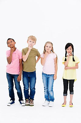 포토 JPG 스튜디오촬영 전신 서양인 여자 남자 어린이라이프 어린이 흑인 생각 실내 서기 동양인 여러명 앞모습 친구 글로벌 국내포토 외국인 라이프스타일 뷰포인트 다수 관계 모션 사람 인종 내부 파일형식