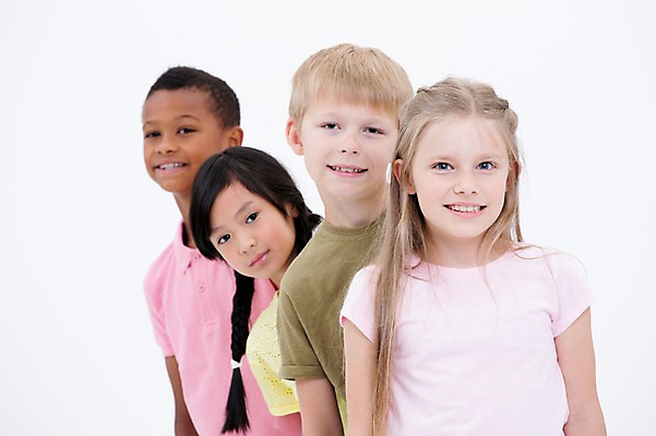 포토 JPG 스튜디오촬영 서양인 여자 남자 어린이라이프 어린이 흑인 실내 웃음 동양인 여러명 상반신 앞모습 친구 글로벌 국내포토 외국인 라이프스타일 뷰포인트 다수 관계 표정 사람 인종 내부 파일형식