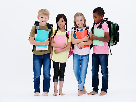 포토 JPG 스튜디오촬영 전신 서양인 여자 교육 남자 어린이라이프 어린이 흑인 책가방 실내 서기 웃음 들기 동양인 여러명 앞모습 책 친구 글로벌 국내포토 외국인 라이프스타일 뷰포인트 다수 가방 관계 모션 표정 사람 인종 내부 파일형식