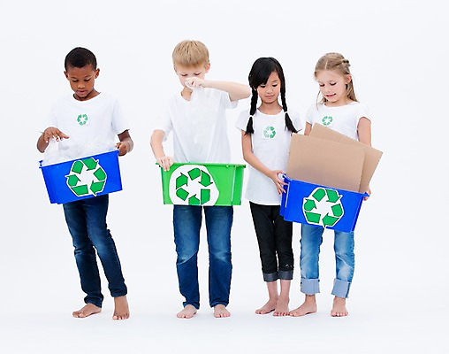 포토 JPG 스튜디오촬영 전신 서양인 여자 남자 어린이라이프 종이 어린이 흑인 실내 서기 들기 동양인 여러명 앞모습 친구 글로벌 자연보호 그린캠페인 재활용 분리수거 비닐 분리수거함 국내포토 외국인 라이프스타일 캠페인 뷰포인트 다수 관계 모션 자연 재질 사람 인종 내부 보호 친환경 수거함 파일형식