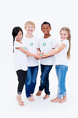 포토 JPG 스튜디오촬영 전신 서양인 여자 남자 어린이라이프 어린이 흑인 협력 실내 서기 웃음 동양인 여러명 앞모습 친구 글로벌 자연보호 그린캠페인 재활용 국내포토 외국인 라이프스타일 캠페인 뷰포인트 다수 관계 모션 자연 표정 사람 인종 내부 보호 친환경 파일형식