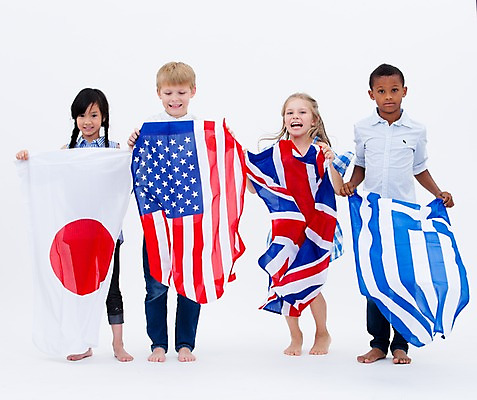 포토 JPG 스튜디오촬영 전신 서양인 여자 교육 남자 어린이라이프 어린이 흑인 영국 실내 서기 웃음 들기 동양인 여러명 앞모습 친구 글로벌 일본 미국 성조기 국기 그리스 일장기 그리스국기 국내포토 외국인 라이프스타일 유럽 아시아 뷰포인트 다수 북아메리카 관계 모션 표정 사람 인종 내부 파일형식