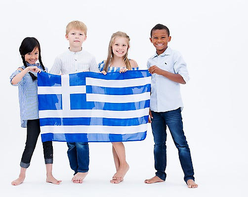 포토 JPG 스튜디오촬영 전신 서양인 여자 교육 남자 어린이라이프 어린이 흑인 실내 서기 웃음 들기 동양인 여러명 앞모습 친구 글로벌 국기 그리스 그리스국기 국내포토 외국인 라이프스타일 유럽 뷰포인트 다수 관계 모션 표정 사람 인종 내부 파일형식