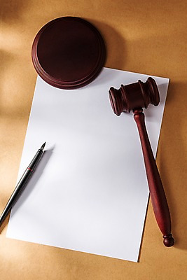 포토 JPG 스튜디오촬영 종이 사진 사각프레임 프레임 실내 사람없음 볼펜 보자기 오브젝트 법 의사봉 제헌절 화선지 플랫레이 국내포토 내부 펜 사각형 플랫 국경일 한지 파일형식 천_직물