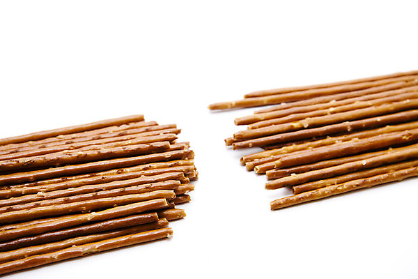 포토 JPG 해외이미지 음식 사람없음 갈색 쿠키 식사 신선 막대기 맛 먹기 흰배경 소금 절임 해외202004 해외포토 컬러 백그라운드 컨셉 모션 디저트 흰색 파일형식 이미지허브