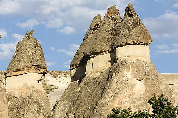 포토 JPG 해외이미지 아시아 여행 건축양식 자연 산 요정 카파도키아 굴뚝 사랑 풍경 사람없음 야외 여름 계곡 바위 시골 역사 동굴 재산 언덕 즐거움 화산 장면 암초 칠면조 랜드마크 해외202004 튀르키예 해외포토 계절 건축 감정 나라 조류 금융 돌_바위 생태계 파일형식 이미지허브