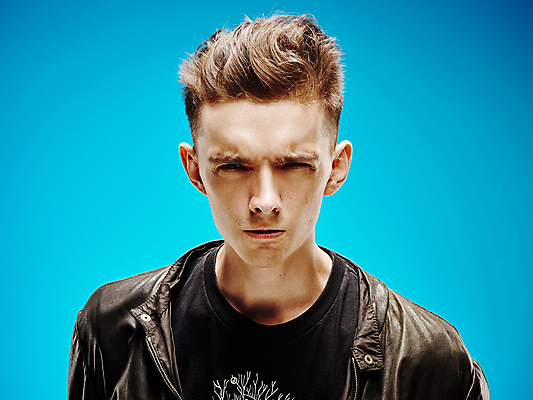 포토 JPG 해외이미지 백인 라이프스타일 남자 행복 감정 얼굴 웃음 사람 성인 두명 10대 가로 머리 표현 긍정 해외202004 해외포토 서양인 컨셉 청소년 표정 생활 신체부위 파일형식 이미지허브