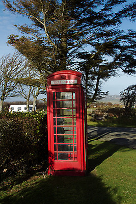 포토 JPG 해외이미지 나무 창문 유리 영국 사람없음 빨간색 상자 수확 역사 그늘 전화기 사인 부스 해외202004 해외포토 식물 유럽 컬러 농업 재질 파일형식 이미지허브