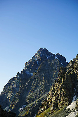 포토 JPG 해외이미지 유럽 여행 자국 자연 하늘 휴가 산 파노라마 풍경 사람없음 야외 이탈리아 산책 트래킹 하이킹 바위 고도 알프스 산기슭 내추럴 방법 선로 절정 산맥 해외202004 해외포토 나라 레저 휴식 촬영기법 돌_바위 생태계 파일형식 이미지허브
