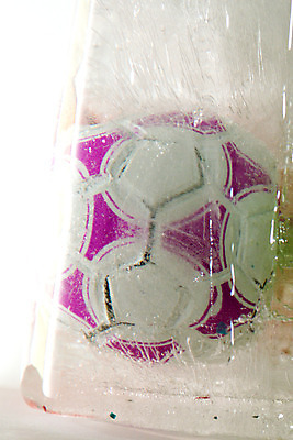 포토 JPG 해외이미지 길 음식 스포츠 겨울 패턴 축구공 공 놀이 추상 사람없음 물 빛 장난감 얼음 축구 장비 젖음 추위 골동품 신선 원형 투명 액체 시원함 크리스탈 큐브 오브젝트 질감 서리 정사각형 고체 여의주 해외202004 해외포토 자연요소 도형 계절 무늬 축구용품 구기 광석 파일형식 이미지허브