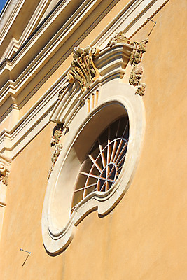 포토 JPG 해외이미지 외관 유럽 기독교 종교 문화 벽 조각 여행 건축양식 창문 유리 지붕 벽돌 미술 사람없음 야외 건물 장식 노란색 교회 프랑스 골동품 흰색 원형 화려 중세 역사 묘사 대리석 천연기념물 고딕 엘리먼트 옛날 스타일 해외202004 해외포토 도형 건축물 건축 나라 컬러 컨셉 재료 종교건축 재질 문화예술 파일형식 이미지허브