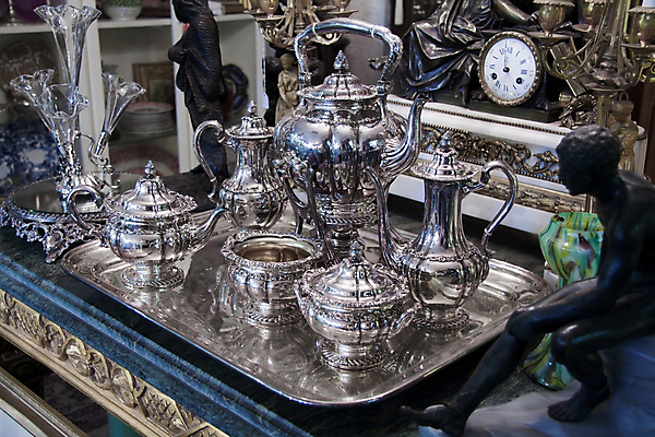 포토 JPG 해외이미지 그릇 커피 백그라운드 사람없음 빛 세트 반사 상점 금속 주방 수확 골동품 은색 냄비 컨테이너 파운드 해외202004 해외포토 식기 산업 음료 컬러 돈 농업 재질 솥 파일형식 이미지허브