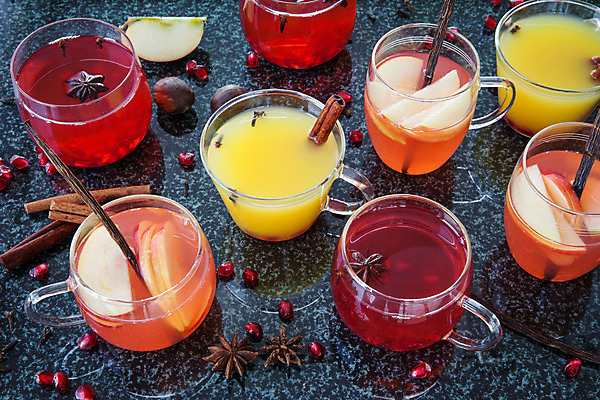 포토 JPG 해외이미지 음료 크리스마스 사람없음 장식 컬러풀 주스 신선 칵테일 뜨거움 사과 오렌지주스 석류 레시피 노엘 바닐라 시나몬 핸드메이드 해외202004 해외포토 기념일 컬러 과일 주류 과일주스 파일형식 이미지허브