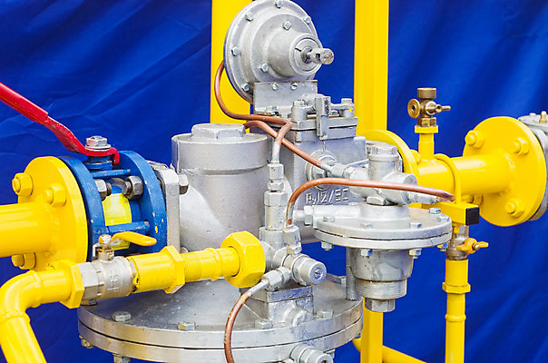 포토 JPG 해외이미지 응시 부분 공장 실내 사람없음 가로 노란색 금속 힘 장비 흐름 에너지 기구 나사 관찰 수리 연결 기중기 볼트 감시 가스 튜브 기어 공학 펌프 내추럴 분배 압력 제어 철강 파이프라인 화학물질 해외202004 해외포토 시선 교육 컬러 컨셉 공업 모션 재질 내부 공구 화학 중장비 파이프_관 파일형식 이미지허브