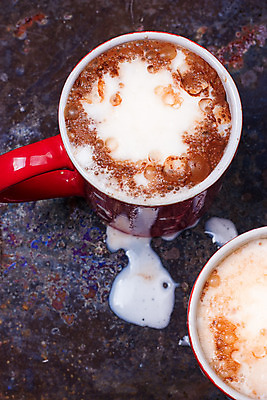 포토 JPG 해외이미지 별 음료 음식 백그라운드 크리스마스 겨울 탁자 날씨 휴가 휴식 디저트 따뜻함 사람없음 컵 빨간색 갈색 초콜릿 어둠 침묵 거품 우유 머그컵 흰색 대접 뜨거움 액체 달콤 맛 아침식사 편안함 부식 복고 코코아 충동구매 그런지 단절 안락 해외202004 해외포토 자연요소 식기 계절 기념일 컬러 가구 컨셉 유제품 쇼핑 식사 소리 감각 과소비 파일형식 이미지허브