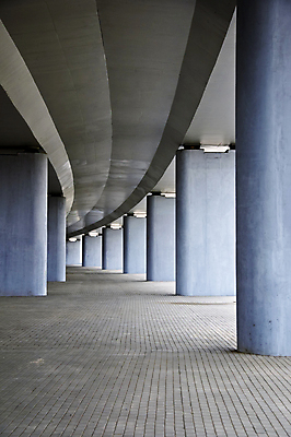 포토 JPG 해외이미지 디자인 산업 도로 여행 건축양식 교통시설 추상 사람없음 야외 건물 도시풍경 항구 어둠 콘서트 회색 바위 도시 아스팔트 아래 옛날 해외202004 해외포토 건축물 건축 길 컬러 교통 무늬 풍경 공연 돌_바위 방향 시설 위치 파일형식 이미지허브