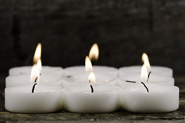 포토 JPG 해외이미지 백그라운드 사람없음 목재 빛 흰색 원형 영혼 문학 연소 광 왁스 화상 해외202004 해외포토 도형 나무 컬러 재료 상처 파일형식 이미지허브