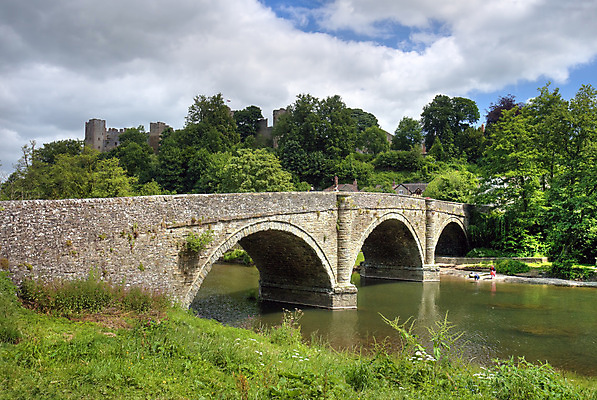 포토 JPG 해외이미지 영어 유럽 영국 잉글랜드 사람없음 여름 강 해외202004 해외포토 문자 계절 나라 파일형식 이미지허브