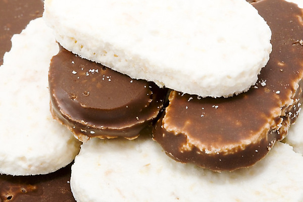 포토 JPG 해외이미지 음식 디저트 사탕 사람없음 갈색 쿠키 케이크 식사 저녁식사 빵집 대접 신선 달콤 맛 아침식사 설탕 굽기 먹기 페스츄리 핸드메이드 해외202004 해외포토 빵 컬러 컨셉 모션 상점 구이 파일형식 이미지허브