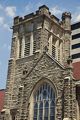 포토 JPG 해외이미지 종교 창문 사람없음 성당 교회 탑 역사 도심 해외202004 해외포토 건축물 종교건축 건물 도시 파일형식 이미지허브