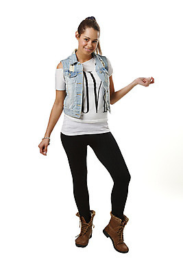 포토 JPG 해외이미지 백인 모델 여자 행복 백그라운드 부츠 한명 서기 사람 성인 10대 유행 코트 흰색 흥분 다인종 고립 해외202004 해외포토 서양인 1 감정 컬러 신발 모션 청소년 인종 외투 파일형식 이미지허브