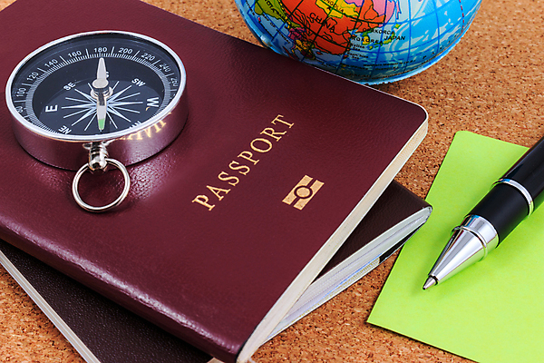 포토 JPG 해외이미지 여행 실내 근접촬영 사람없음 볼펜 나침반 오브젝트 여권 해외202004 해외포토 뷰포인트 내부 펜 파일형식 이미지허브