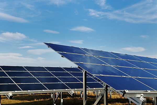 포토 JPG 해외이미지 주간 구름 하늘 사람없음 야외 태양에너지 집열판 해외202004 해외포토 자연요소 그린에너지 파일형식 이미지허브