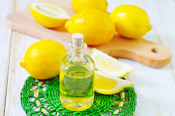 포토 JPG 해외이미지 사람없음 스파 오일 레몬 아로마 스파용품 아로마테라피 나무도마 해외202004 해외포토 음식 과일 도마 목재 화장품 오브젝트 테라피 파일형식 이미지허브