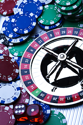 포토 JPG 해외이미지 실내 사람없음 포커칩 도박 카지노 주사위 룰렛 겜블 해외202004 해외포토 내부 게임 포커 파일형식 이미지허브