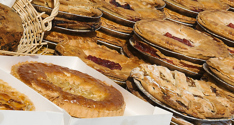 포토 JPG 해외이미지 접시 음식 과일 디저트 사람없음 빨간색 상자 갈색 바구니 과자 케이크 흰색 신선 달콤 맛 잼 설탕 굽기 은박지 타르트 페스츄리 프로스팅 해외202004 해외포토 식기 빵 컬러 컨셉 소스_음식 구이 파이_빵 제빵 파일형식 이미지허브