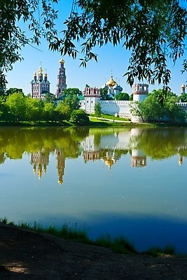 포토 JPG 해외이미지 나무 전통 기독교 종교 문화 호수 벽 여행 십자가 건축양식 사람없음 초록색 물 여름 반사 성당 교회 탑 연못 성 역사 황금 러시아 수도원 러시아인 모스크바 수녀원 해외202004 해외포토 자연요소 서양인 식물 건축물 계절 건축 유럽 컬러 종교건축 건물 파일형식 이미지허브