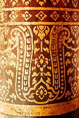 포토 JPG 해외이미지 전통 아시아 문화 불교 태국 미술 사람없음 장식 빨간색 갈색 거울 골동품 기둥 업무 황금 고급 심볼 대나무 묘사 강렬 옛날 핸드메이드 해외202004 해외포토 나무 건축 나라 종교 컬러 컨셉 문화예술 작업 파일형식 이미지허브