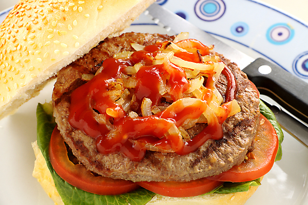 포토 JPG 해외이미지 접시 빵 양파 패스트푸드 실내 사람없음 햄버거 나이프 인스턴트 정크푸드 패티 해외202004 해외포토 식기 음식 채소 내부 칼 파일형식 이미지허브