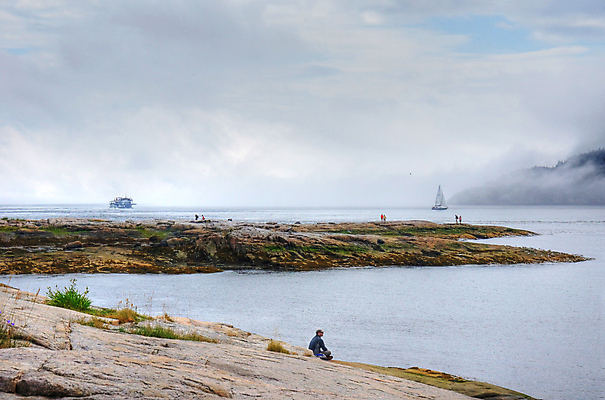포토 JPG 해외이미지 공원 호수 파도 바다 캐나다 요트 자연 추상 산 항해 사람 풍경 사람없음 야외 물 강 여행객 회색 추위 안개 보트 언덕 함선 비네팅 해외202004 해외포토 자연요소 공공시설 컬러 북아메리카 무늬 배_교통 날씨 촬영기법 생태계 파일형식 이미지허브