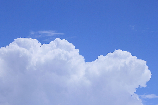 포토 JPG 해외이미지 구름 백그라운드 자연 하늘 날씨 풍경 사람없음 파란색 빛 햇빛 태양 흰색 해외202004 해외포토 자연요소 컬러 생태계 파일형식 이미지허브