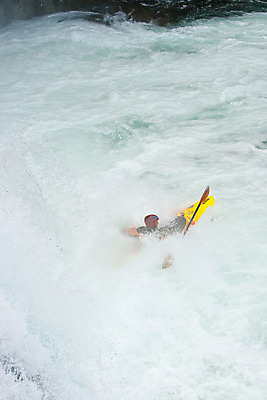 포토 JPG 해외이미지 라이프스타일 스포츠 파도 포즈 모션 자연 휴가 휴식 건강 한명 야외 빨간색 물 강 운동 노란색 힘 폭포 젖음 에너지 추위 도전 안개 게임 개울 서핑 황무지 급류 보호 위험 노 속도 흥분 카약 분무기 지역 추적 뱃놀이 해외202004 해외포토 자연요소 1 감정 바다 컬러 컨셉 배_교통 놀이 날씨 사람 생활 전통놀이 수상스포츠 생태계 선박 파일형식 이미지허브