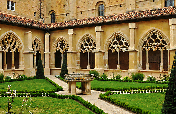 포토 JPG 해외이미지 유럽 종교 조각 건축양식 사람없음 관광지 교회 프랑스 역사 재산 미술관 수녀원 옛날 회랑 해외202004 해외포토 건축물 건축 나라 여행 종교건축 건물 금융 복도 파일형식 이미지허브