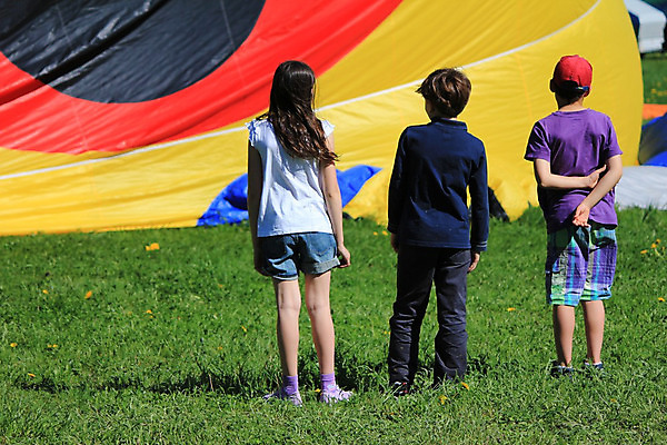 포토 JPG 해외이미지 여행 무지개 교통시설 사람 사람없음 공중 바구니 줄무늬 활발 흰색 뜨거움 승차 심볼 오브젝트 비행선 풍선 고립 멀티 헬륨 해외202004 해외포토 자연요소 컬러 교통 컨셉 무늬 모션 원소 시설 파일형식 이미지허브