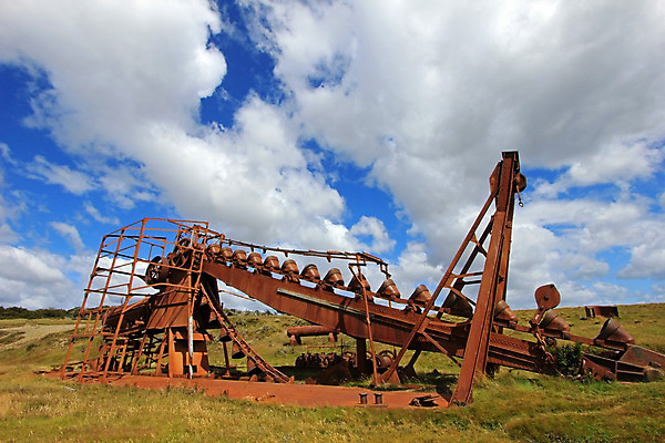 포토 JPG 해외이미지 영어 산업 지구 호수 모래 여행 하늘 불 풍경 사람없음 물 강 금속 미국 기계 장비 수확 열 황금 씻기 삽 발굴 양동이 검색 먼지 칠레 남쪽 옛날 추출 해외202004 해외포토 자연요소 문자 북아메리카 농업 재질 청결 남아메리카 방향 파일형식 이미지허브