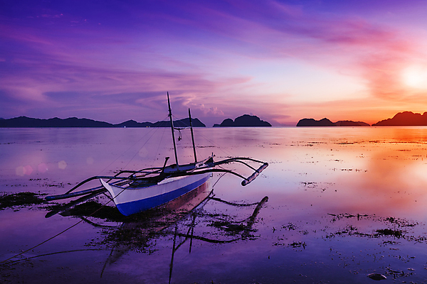 포토 JPG 해외이미지 구름 아시아 바다 여행 자연 하늘 휴가 열대 산 풍경 사람없음 여름 관광지 동남아시아 황혼 일몰 젖음 어선 보트 언덕 석호 명승지 열대기후 해외202004 해외포토 자연요소 계절 나라 배_교통 노을 생태계 파일형식 이미지허브