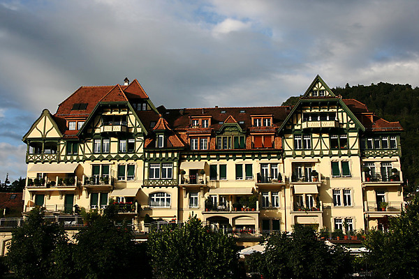포토 JPG 해외이미지 외관 여행 건축양식 호텔 사람없음 야외 건물 수확 큼 스위스 타운 수목 옛날 해외202004 해외포토 건축물 건축 유럽 농업 숙소 도시 크기 파일형식 이미지허브