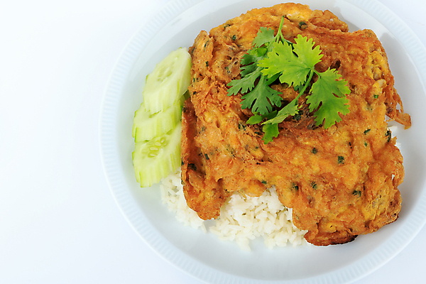 포토 JPG 해외이미지 전통 접시 문화 음식 백그라운드 다이어트 채소 태국 고추 밥 오이 거리 건강 돼지고기 요리 동양인 사람없음 노란색 계란 식사 저녁식사 튀김 흰색 맛 아침식사 먹기 유기농 오믈렛 점심식사 인기 해외202004 해외포토 식기 웰빙 아시아 컬러 컨셉 모션 육류 인종 알 계란요리 파일형식 이미지허브