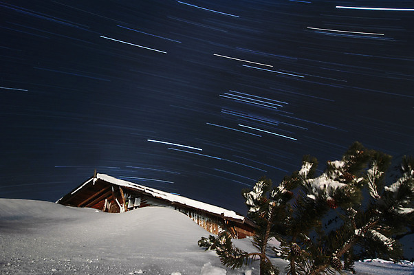 포토 JPG 해외이미지 실루엣 별 지구 선 조각 과학 포즈 백그라운드 이동 겨울 자국 자연 하늘 추상 불꽃 전등 풍경 사람없음 건물 가로 파란색 컬러풀 우주 어둠 줄무늬 추위 흰색 시간 야간 오두막 순수 아치 장노출 천문학 절정 카피스페이스 겨울풍경 해외202004 해외포토 자연요소 건축물 계절 교육 컬러 컨셉 무늬 불 조명 촬영기법 공백 생태계 파일형식 이미지허브